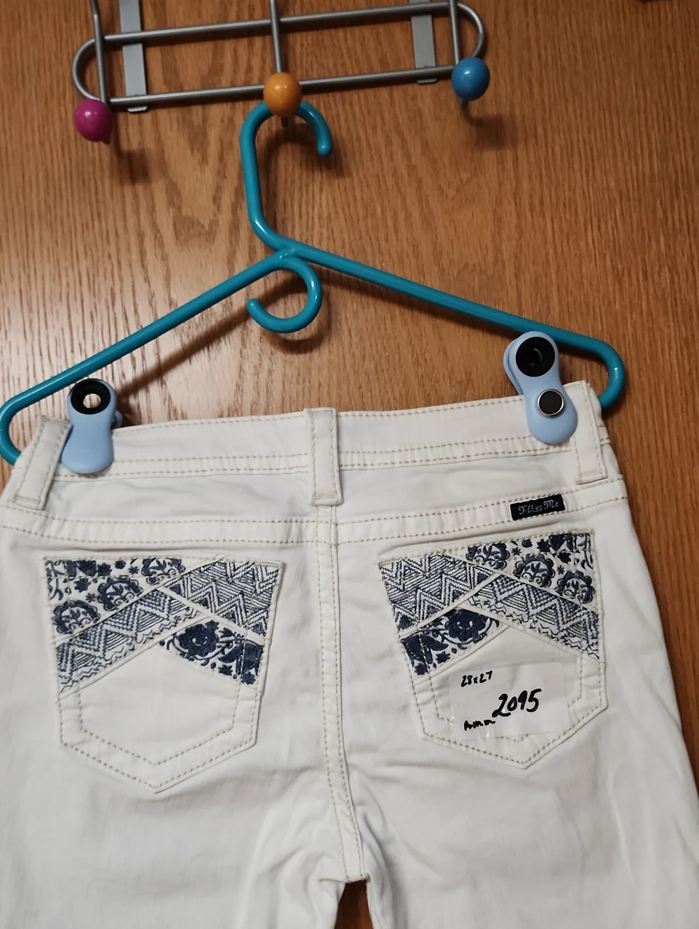 Miss Me White Embroidered Women’s Jeans Stylish Pocket Detail 28x27 number 2095